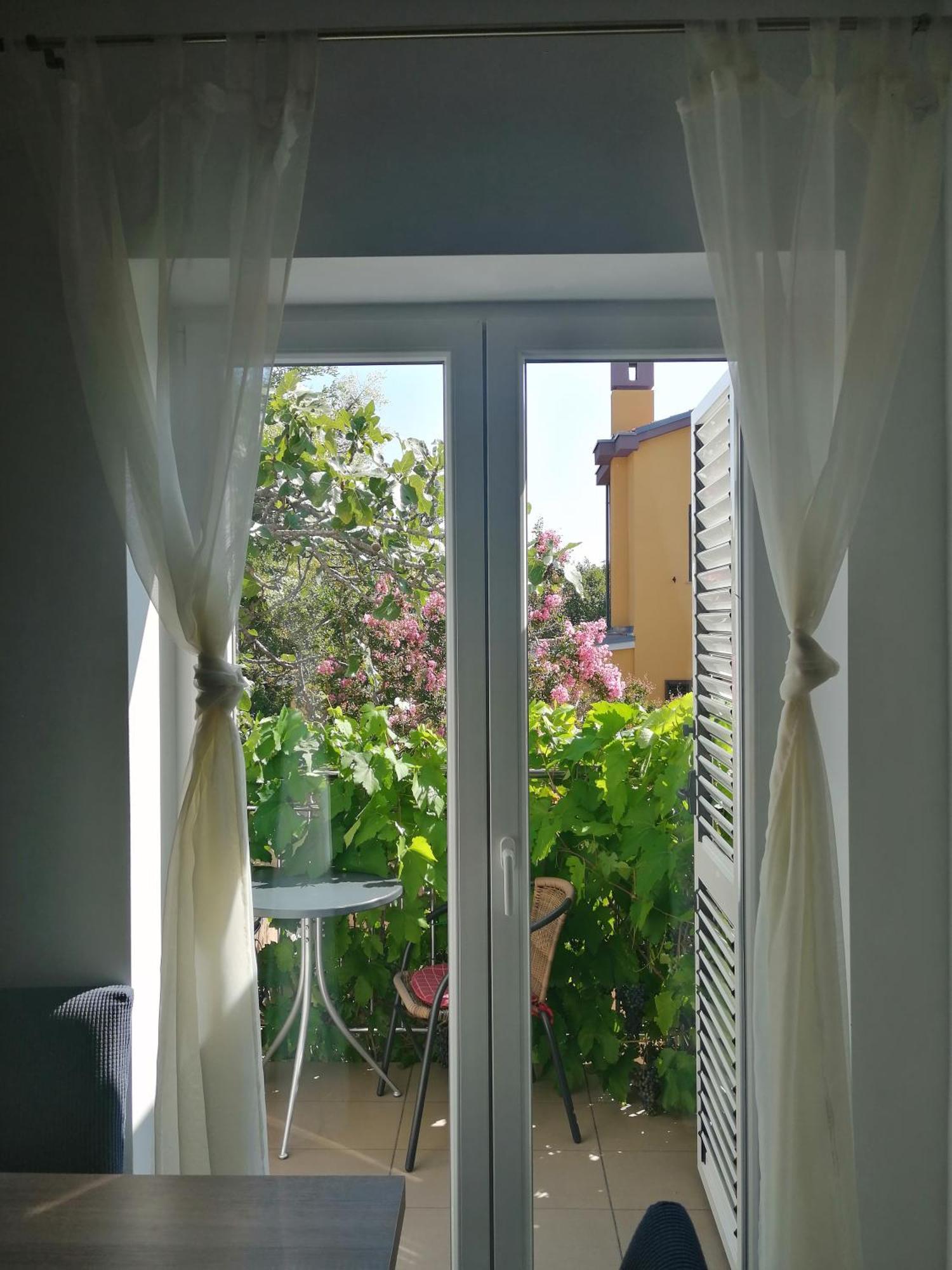 Apartmani Nada Klenovica Rom bilde