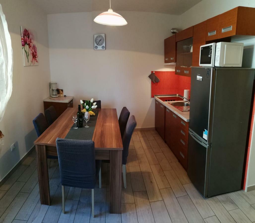 Apartmani Nada Klenovica Eksteriør bilde